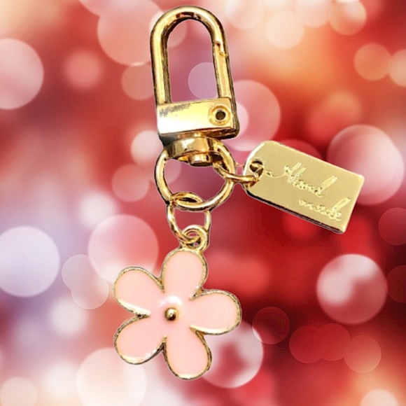 W Black Gold Flower Keychain Brand New - BAG CHARM - Picture 7 of 16